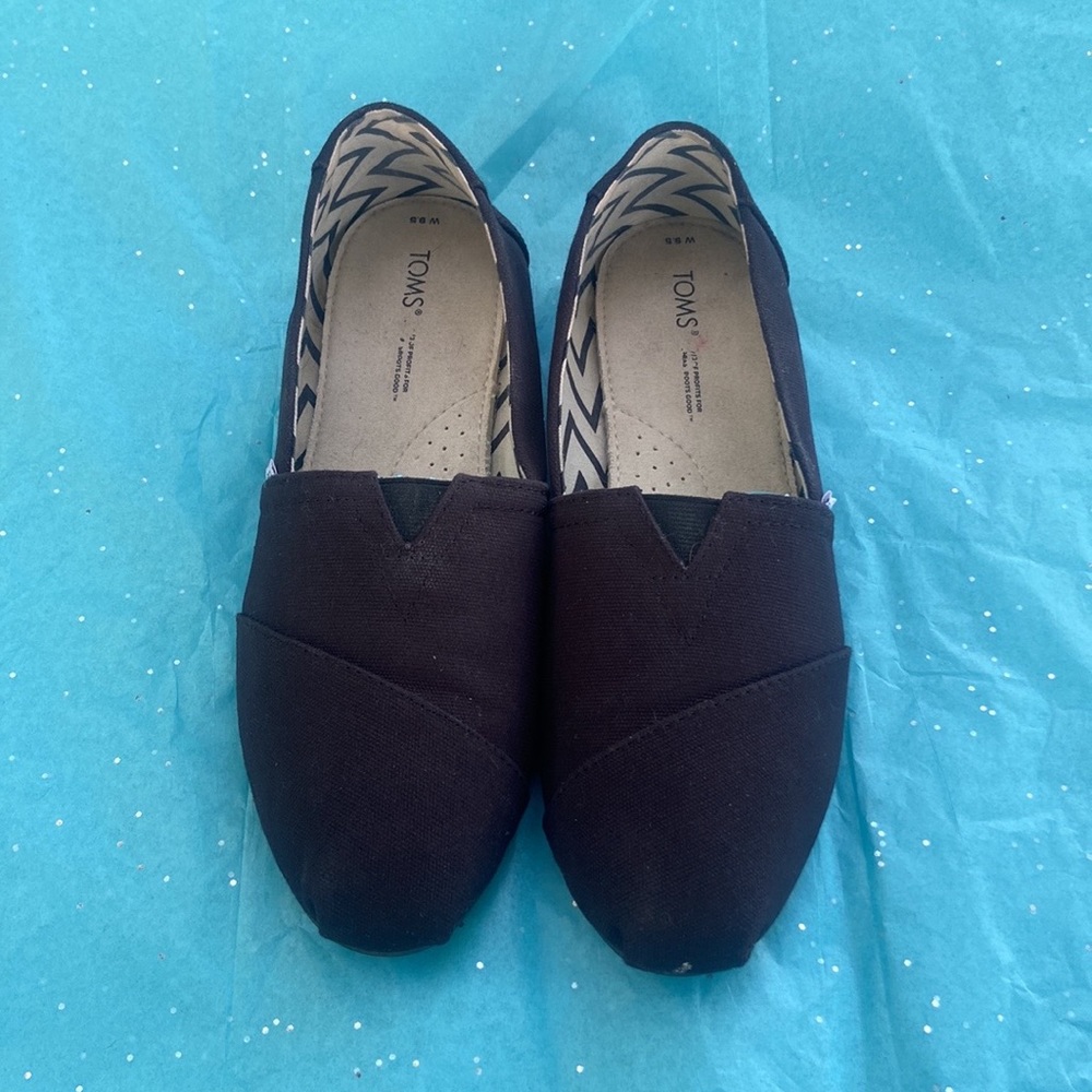 Size 9.5 black canvas TOMS